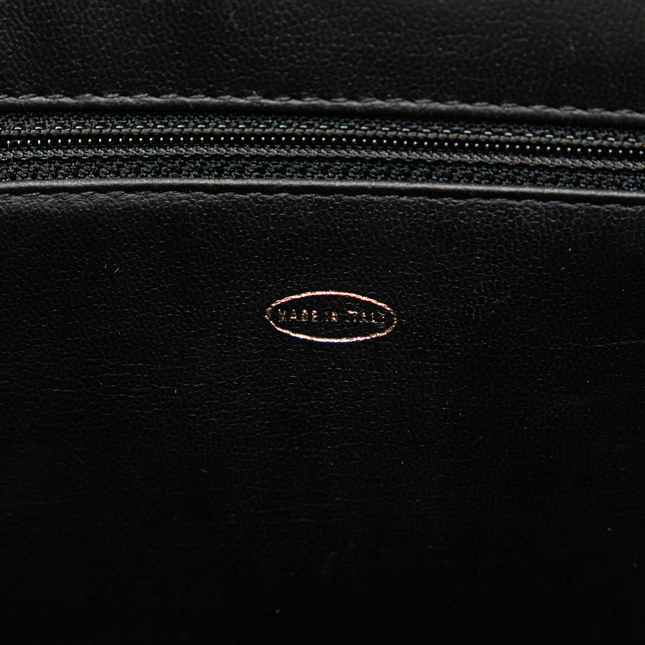 Chanel CC Caviar Vanity Case Zwart