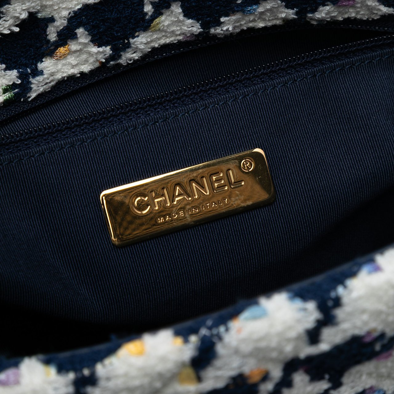 Chanel Large Houndstooth Tweed 19 Flap Blauw