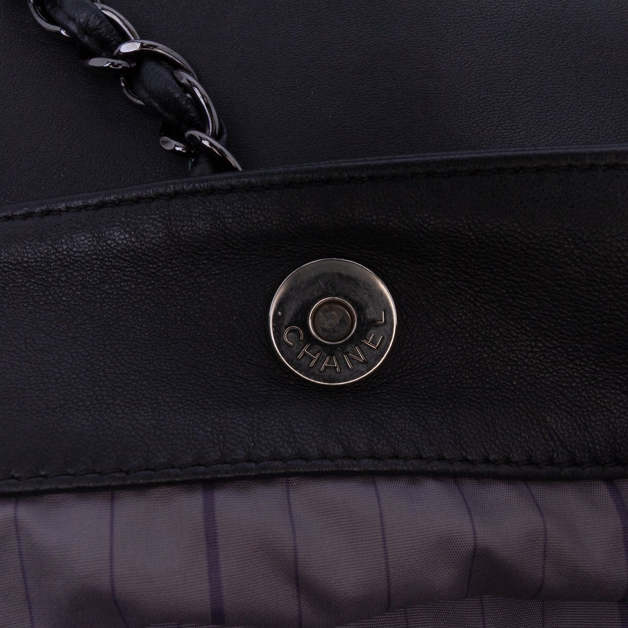 Chanel CC Lambskin Studded Bonbons Tote Zwart