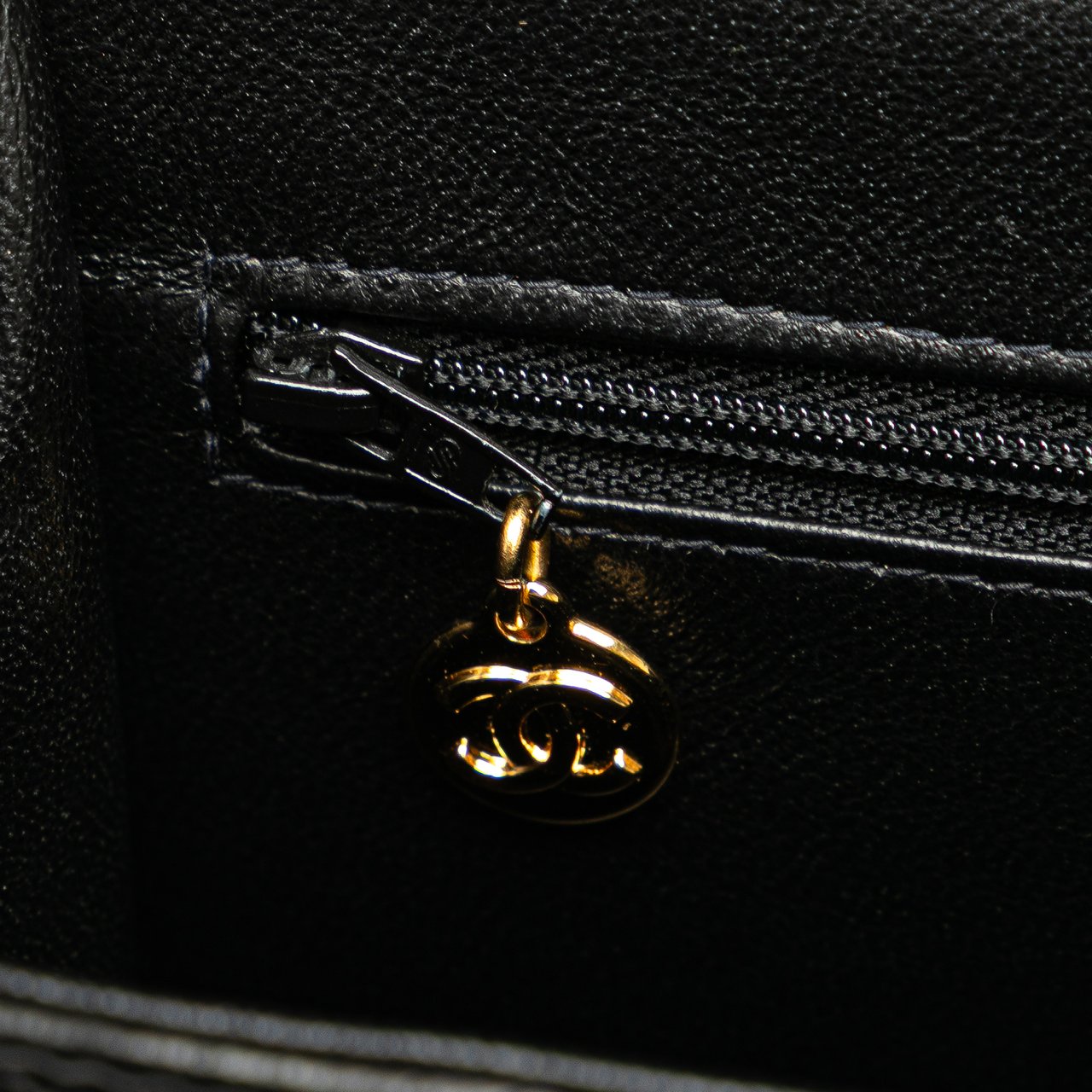 Chanel Jumbo Lambskin Double Sided Flap Zwart