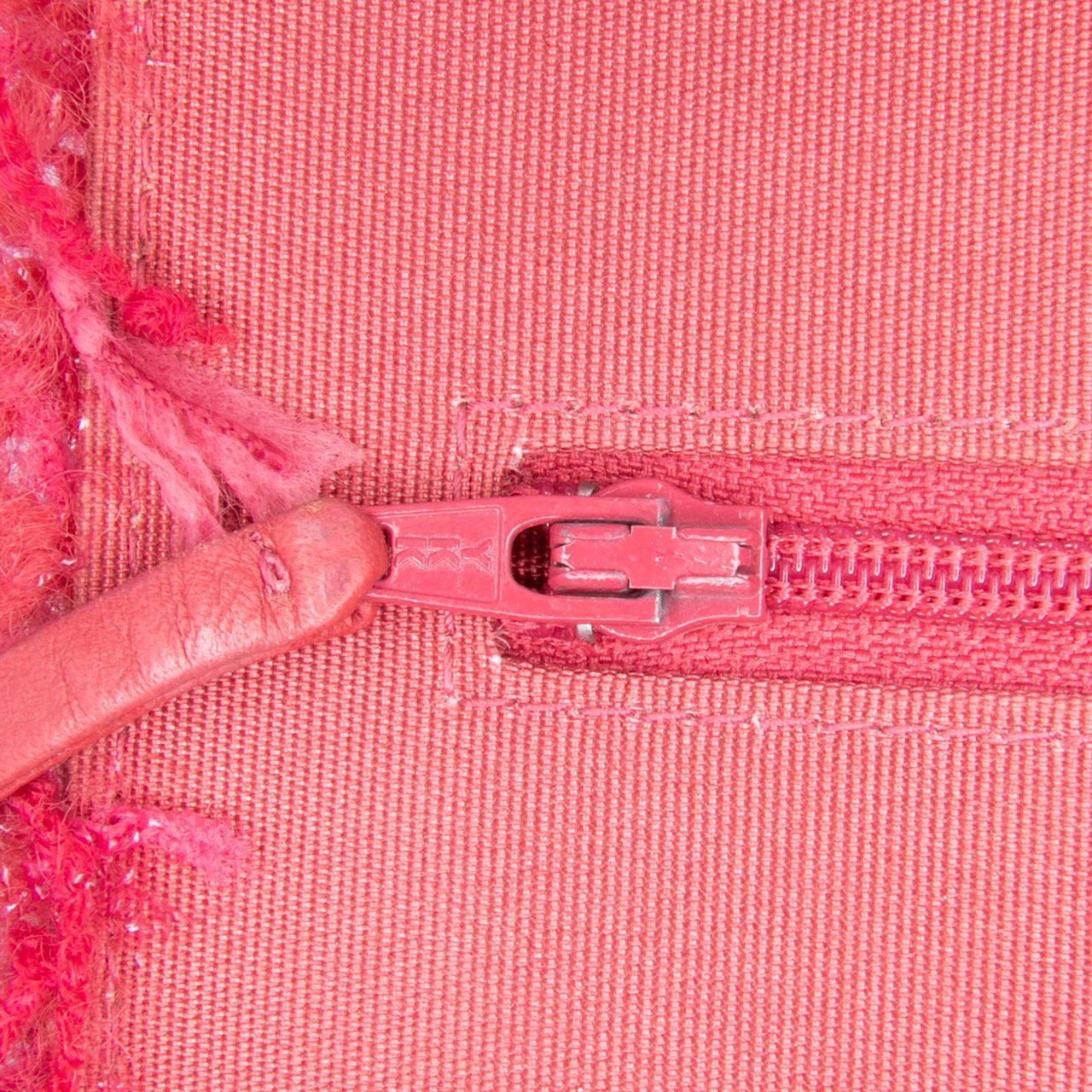 Chanel CC Tweed Wallet On Chain Roze