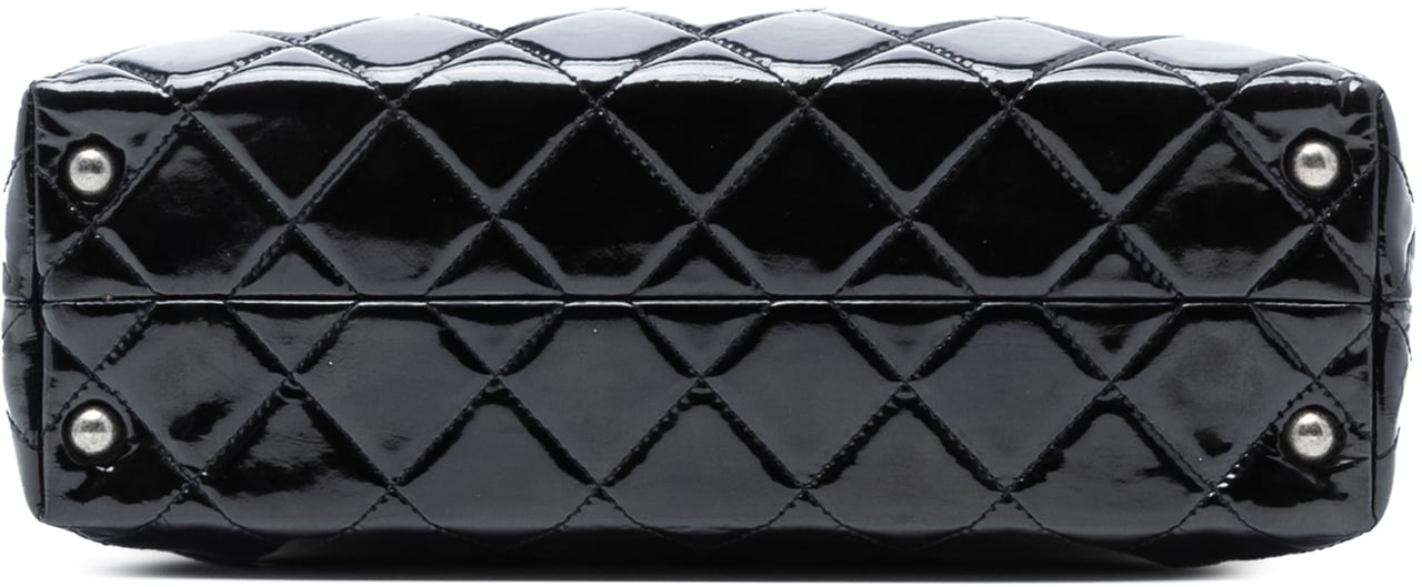 Chanel Quilted Patent Reissue 2.55 Tote Zwart