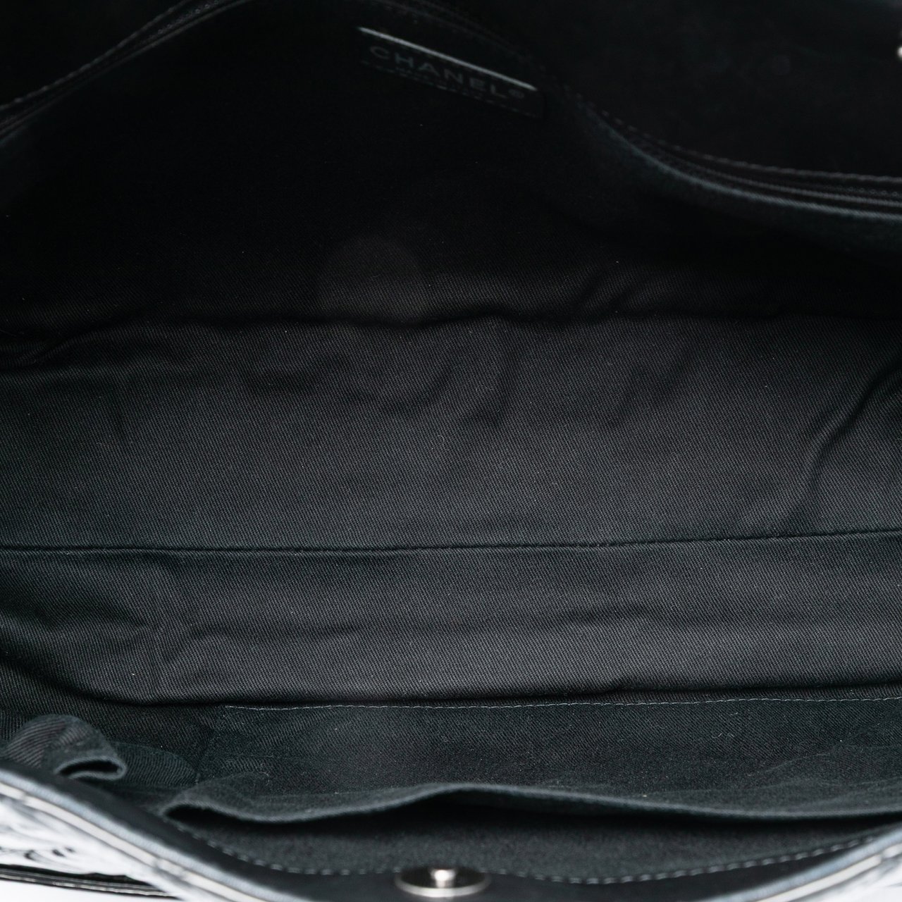 Chanel Quilted Patent Reissue 2.55 Tote Zwart