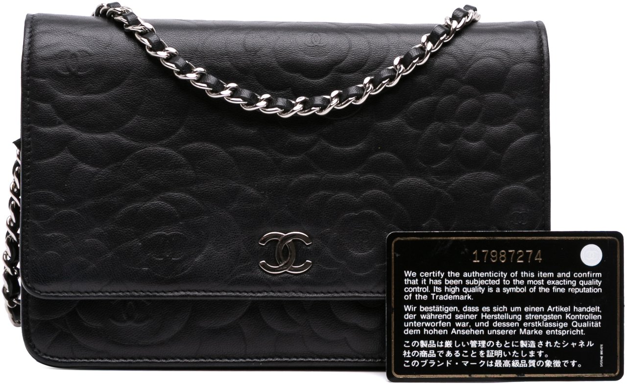 Chanel Camellia Embossed Lambskin Wallet On Chain Zwart