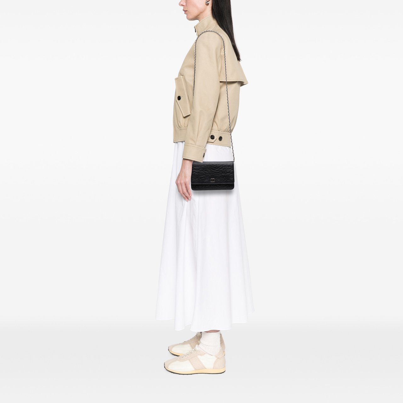 Chanel Camellia Embossed Lambskin Wallet On Chain Zwart