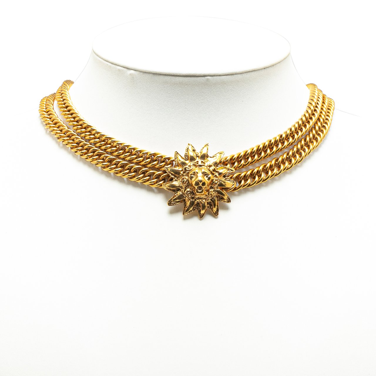 Chanel Gold Plated Lion Head Choker Necklace Goud