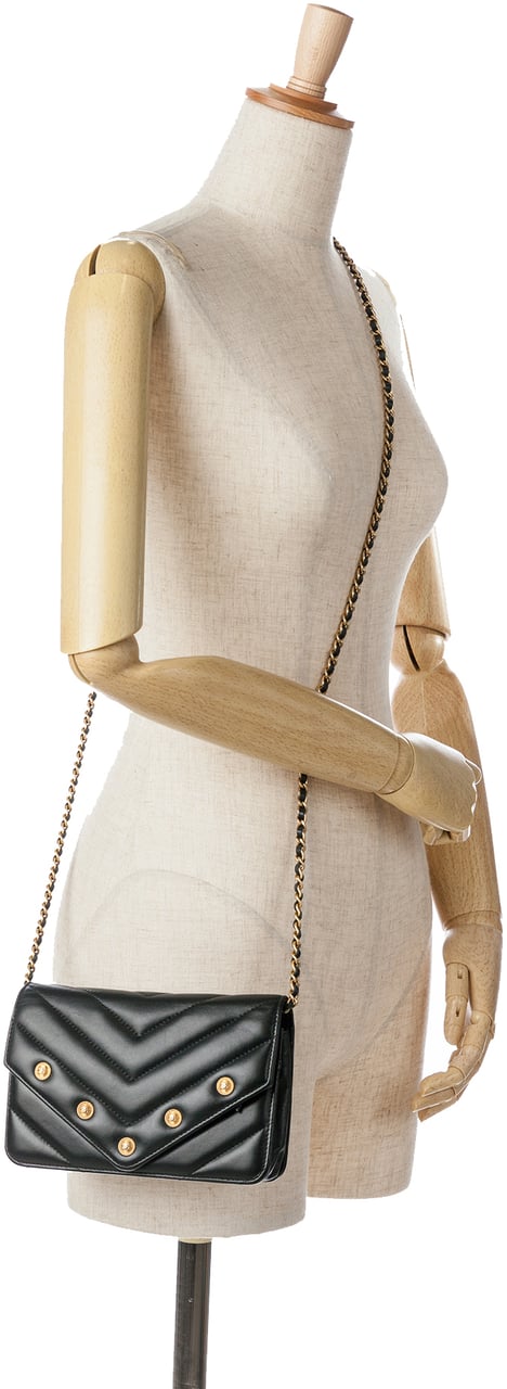 Chanel Chevron Lambskin Button Wallet On Chain Zwart