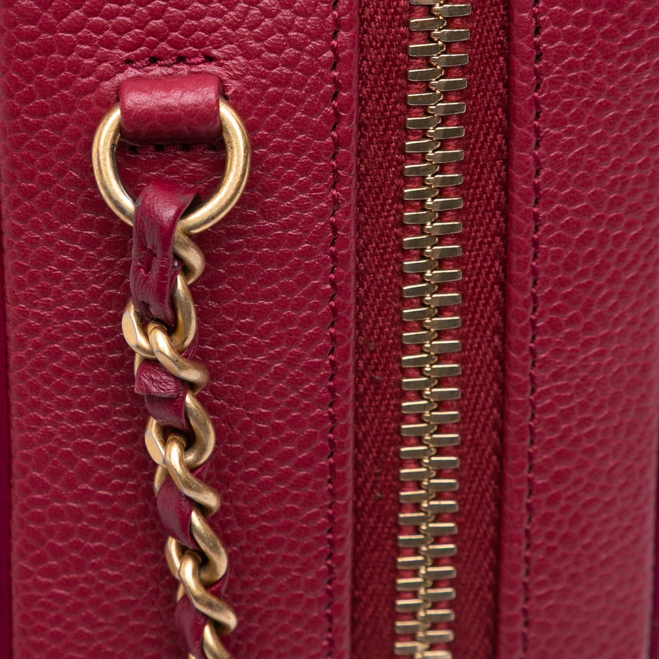Chanel Small Caviar Filigree Vanity Case Rood
