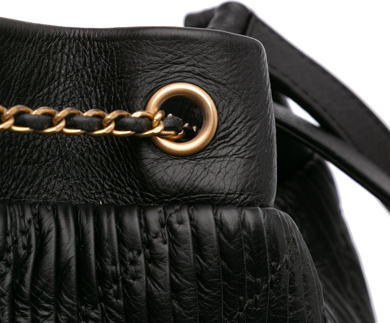Chanel Medium Crumpled Calfskin Coco Pleats Drawstring Bucket Bag Zwart
