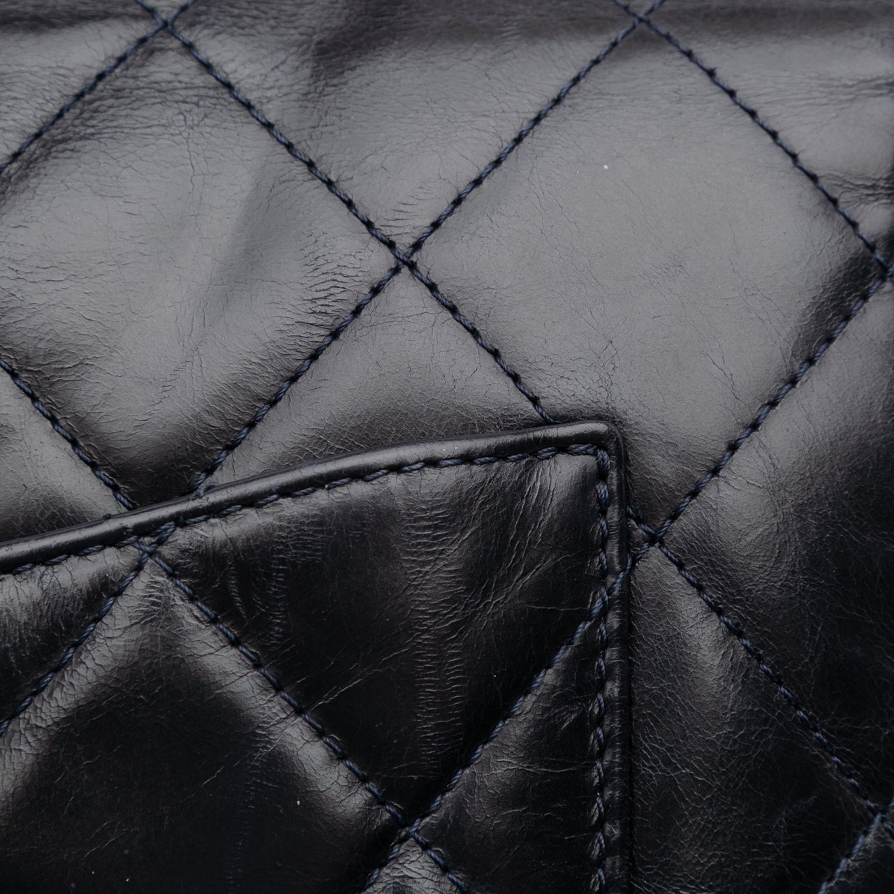 Chanel Medium Quilted Glazed Calfskin Gold Bar Top Handle Flap Blauw