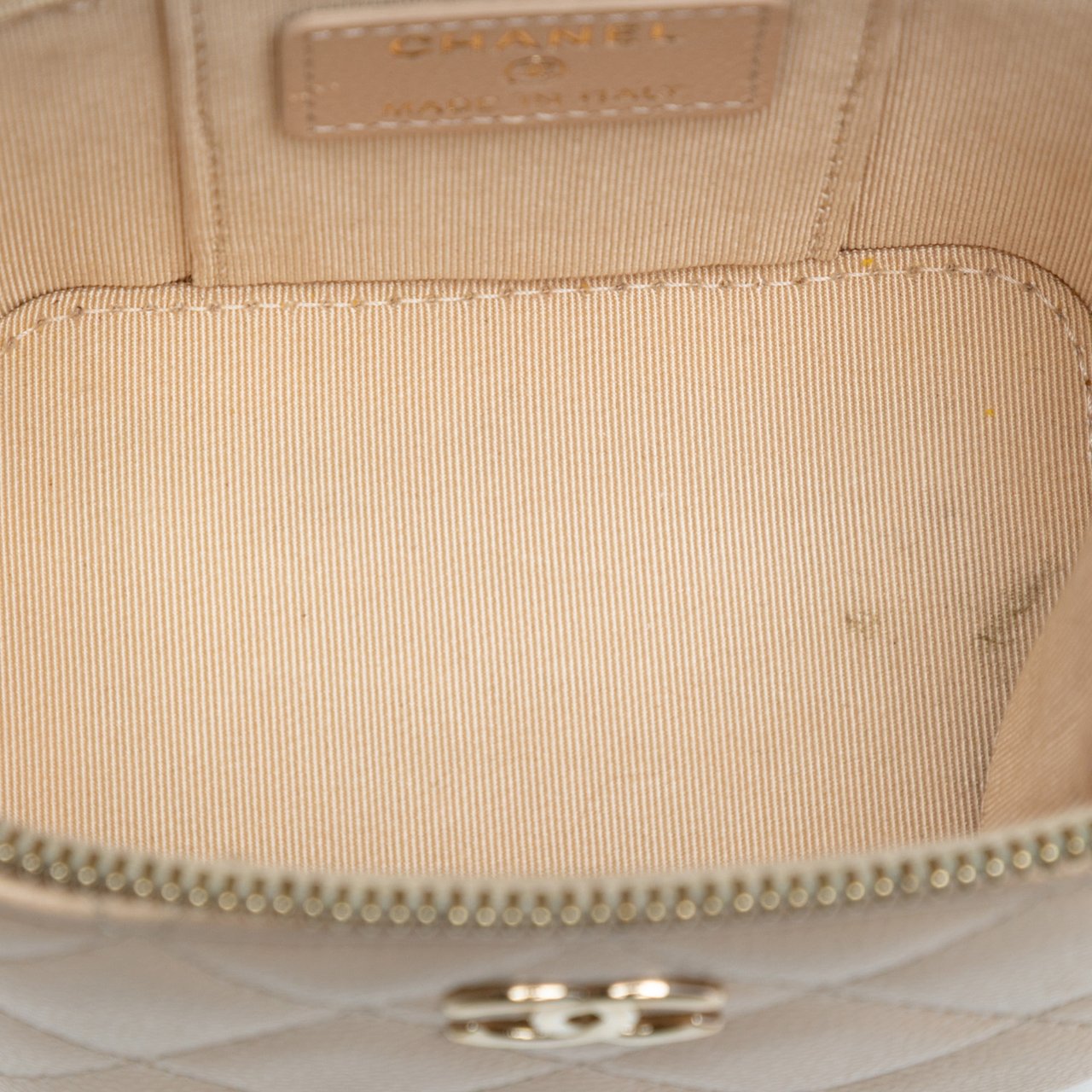 Chanel Mini Quilted Iridescent Caviar Pearl On Top Vanity Case With Chain Bruin