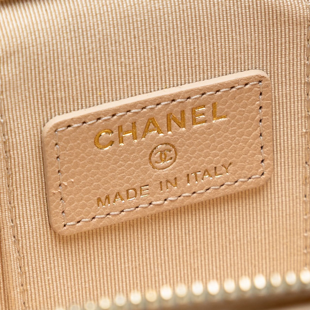 Chanel Mini Quilted Iridescent Caviar Pearl On Top Vanity Case With Chain Bruin