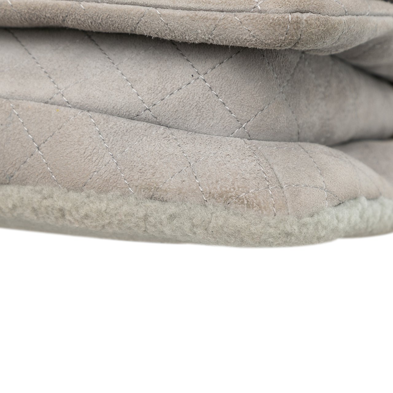 Chanel Quilted Shearling Chain Flap Grijs