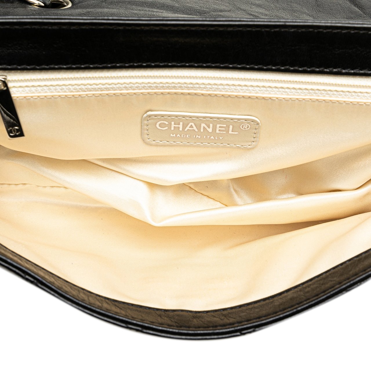 Chanel Quilted Lambskin Reissue East West Flap Zwart