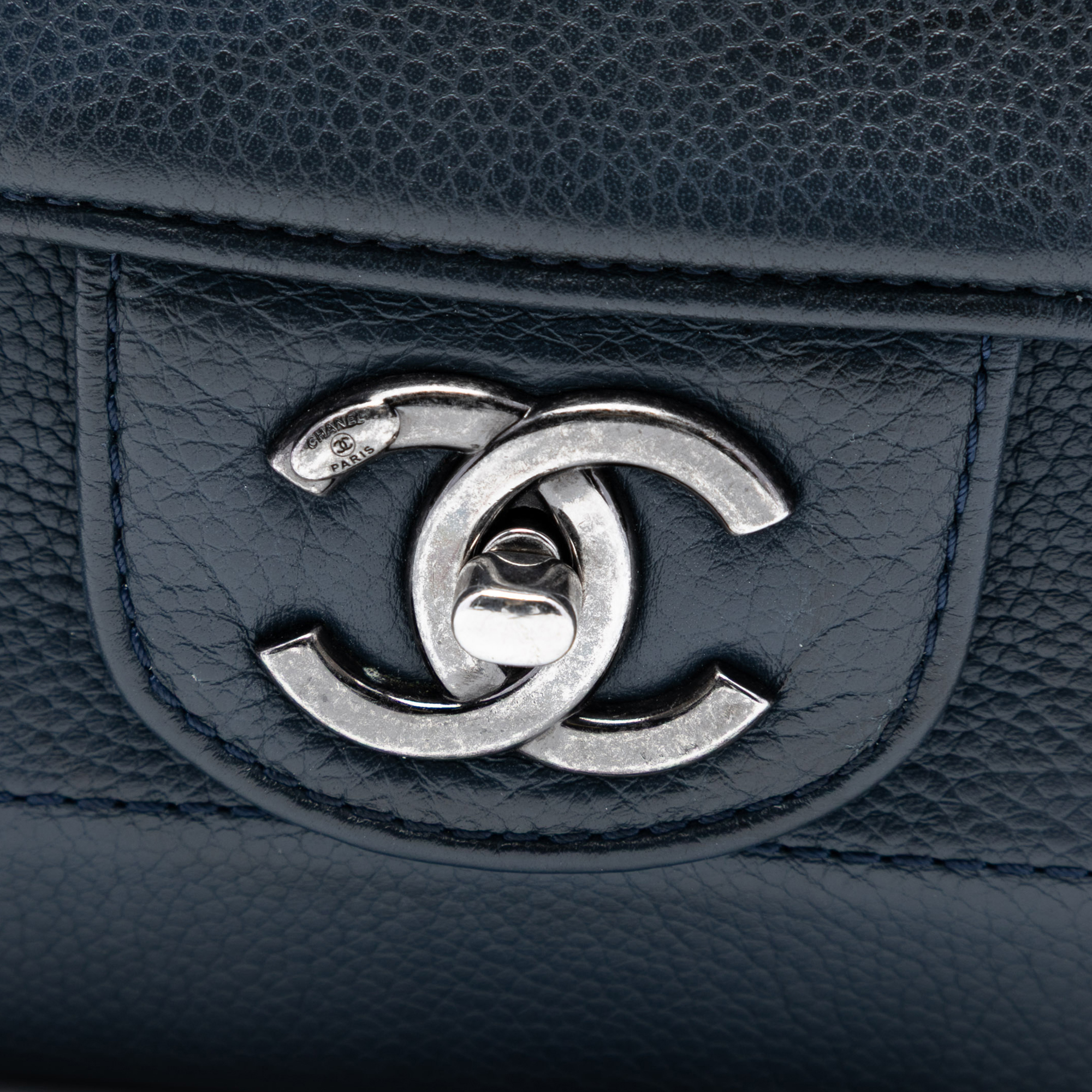 Chanel CC Diamond Stitch Caviar Flap Blauw