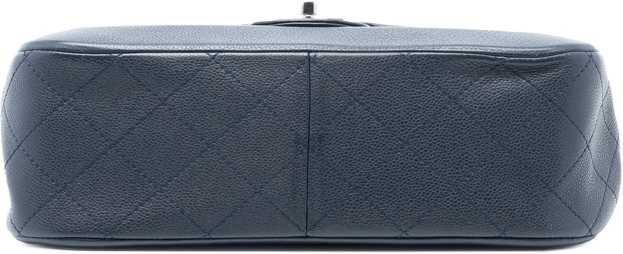 Chanel CC Diamond Stitch Caviar Flap Blauw