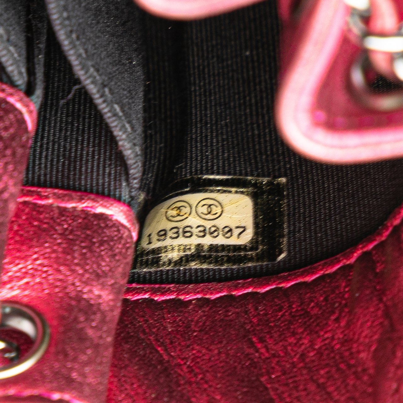 Chanel CC Patent Phone Holder Crossbody Roze