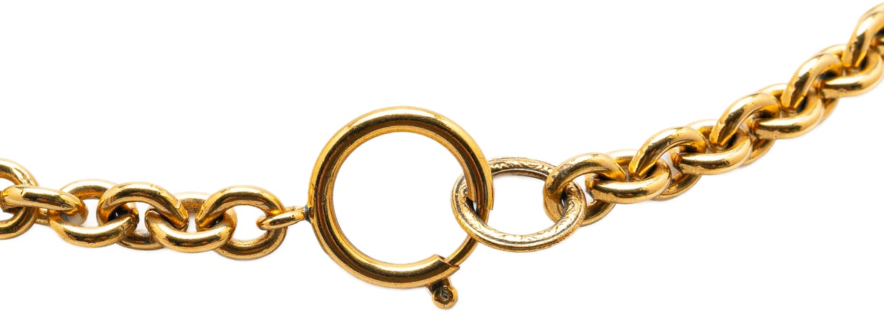 Chanel Gold Plated CC Round Pendant Necklace Goud