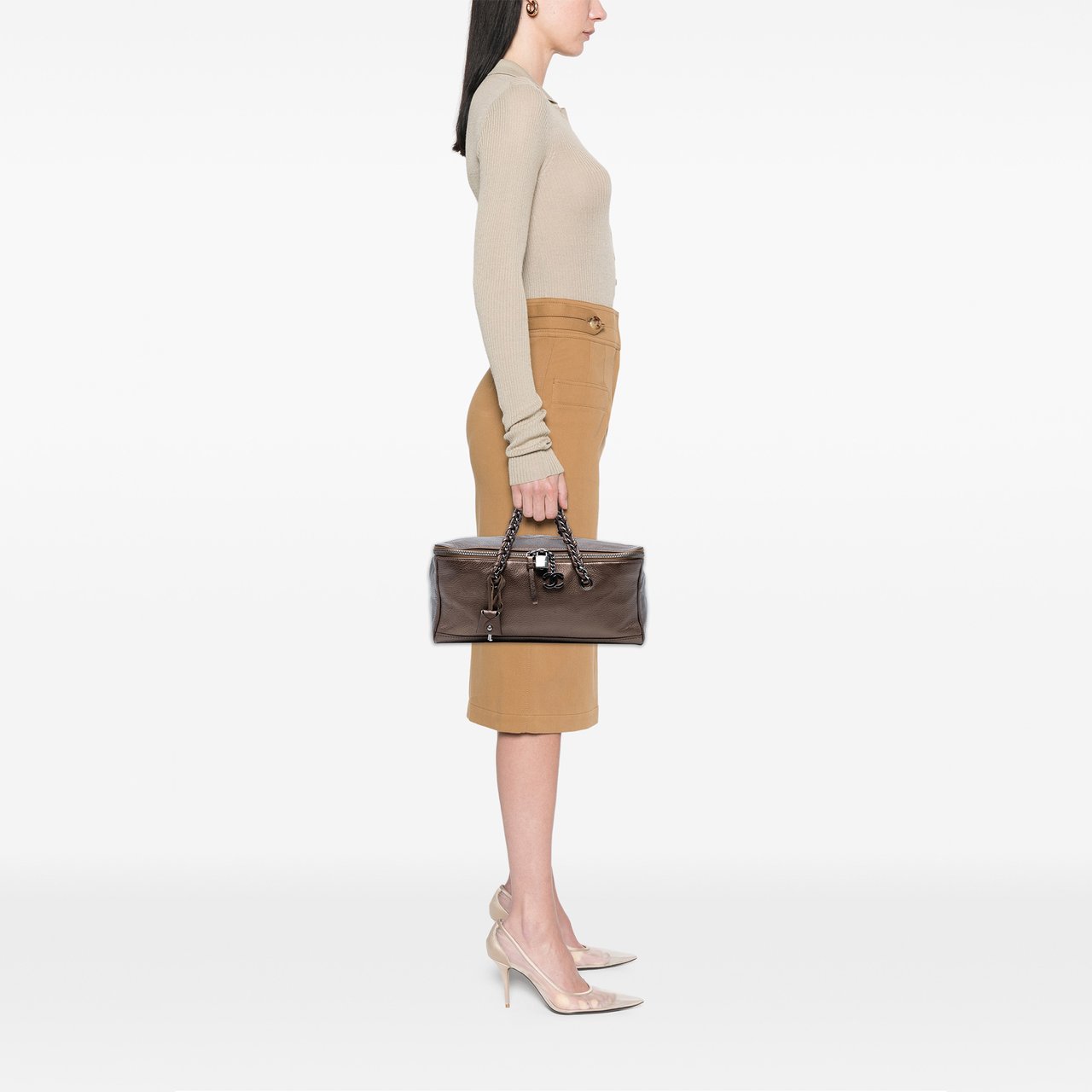 Chanel Large CC Luxe Ligne Bowler Handbag Bruin