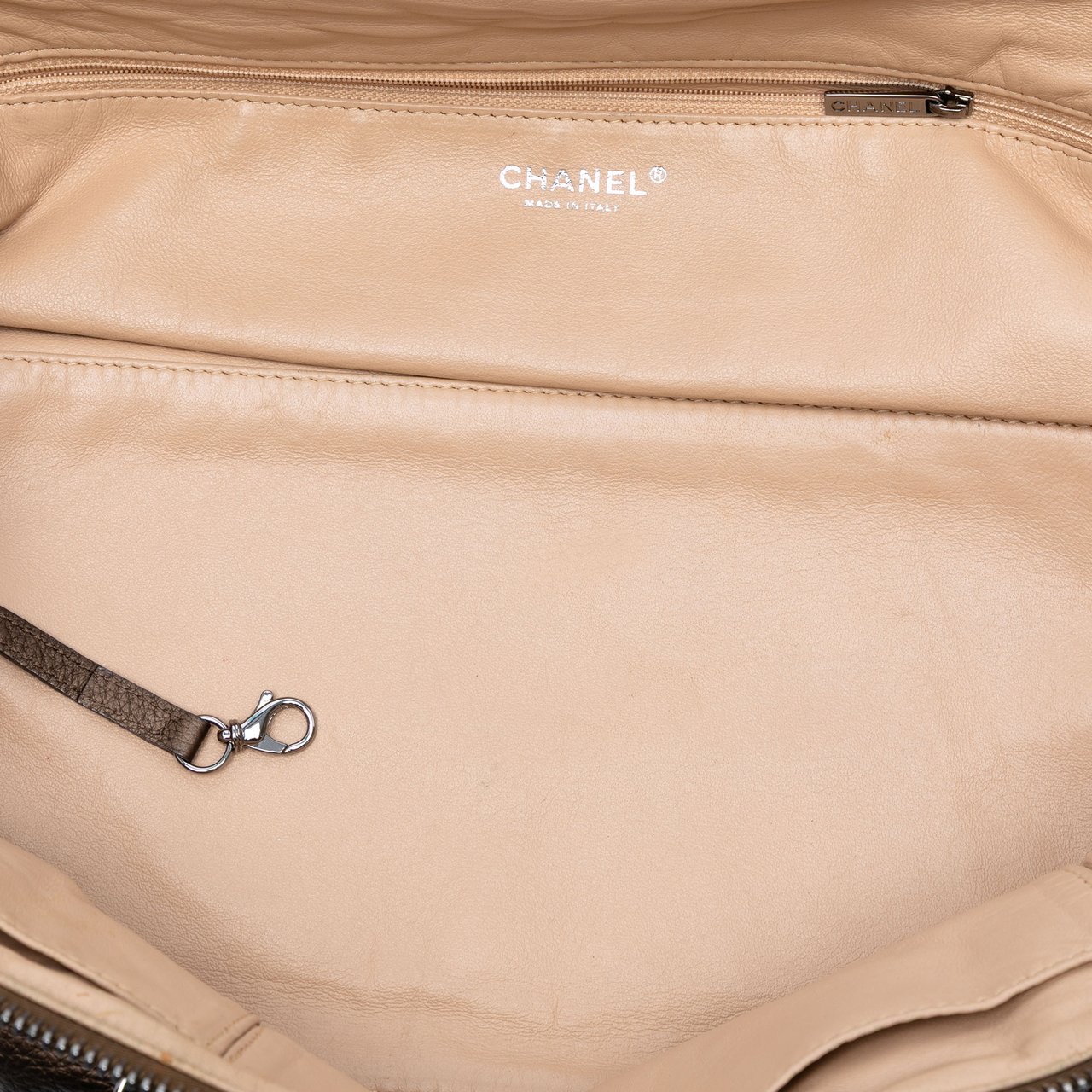 Chanel Large CC Luxe Ligne Bowler Handbag Bruin