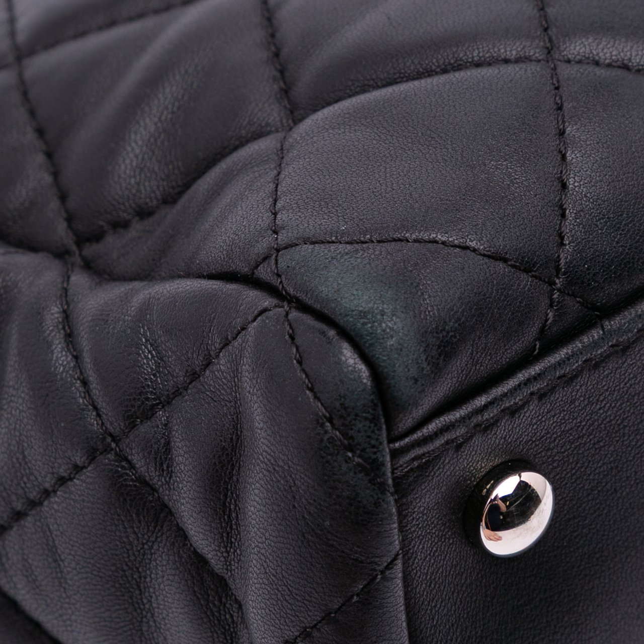 Chanel Quilted Lambskin 7 Tote Zwart