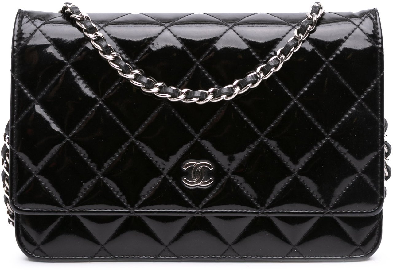 Chanel CC Quilted Patent Wallet On Chain Zwart