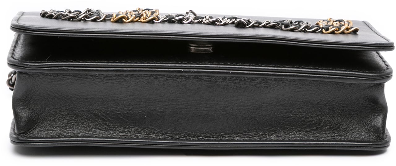 Chanel Calfskin Chain 20s Signe Wallet on Chain Zwart