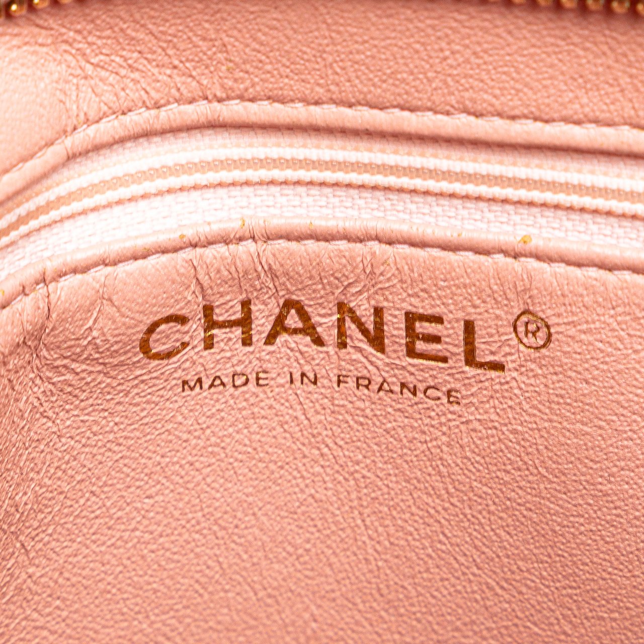 Chanel Caviar Medallion Tote Roze