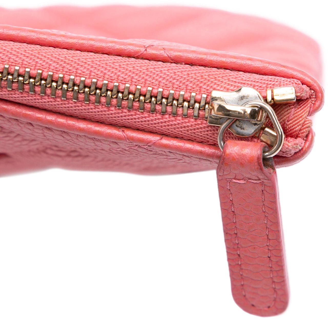 Chanel Medium Quilted Caviar O Case Clutch Roze