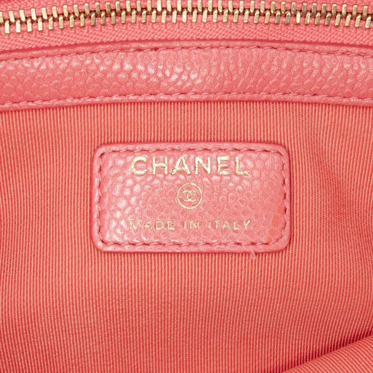 Chanel Medium Quilted Caviar O Case Clutch Roze