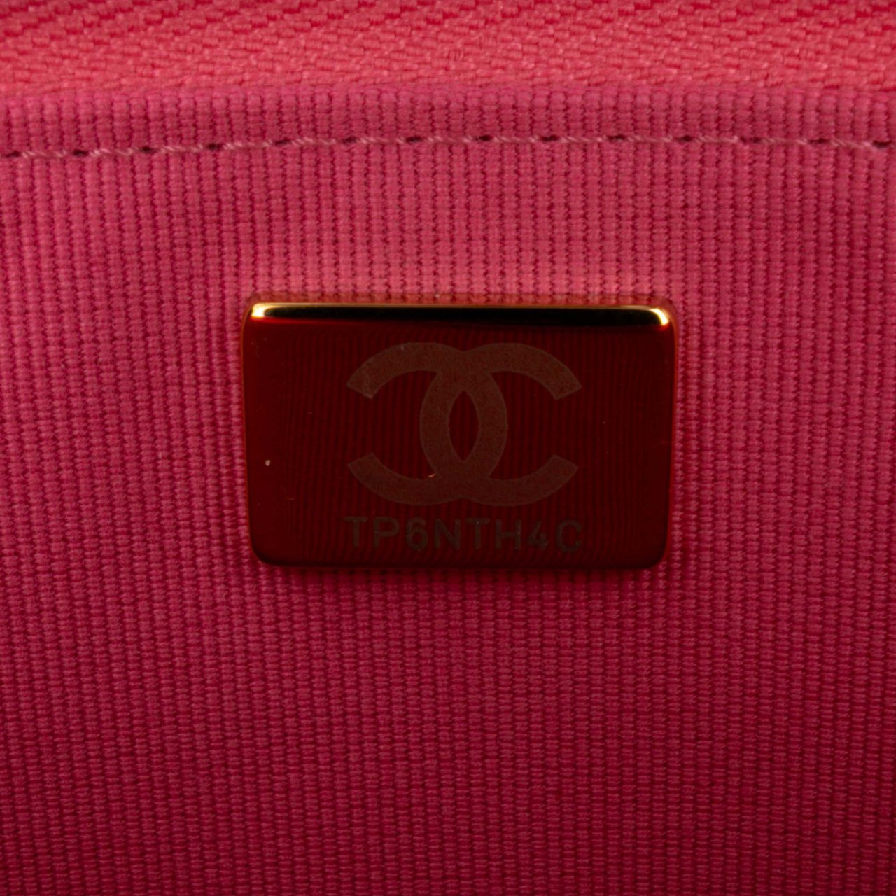 Chanel Quilted Lambskin Acrylic Coco Love Wallet on Chain Roze