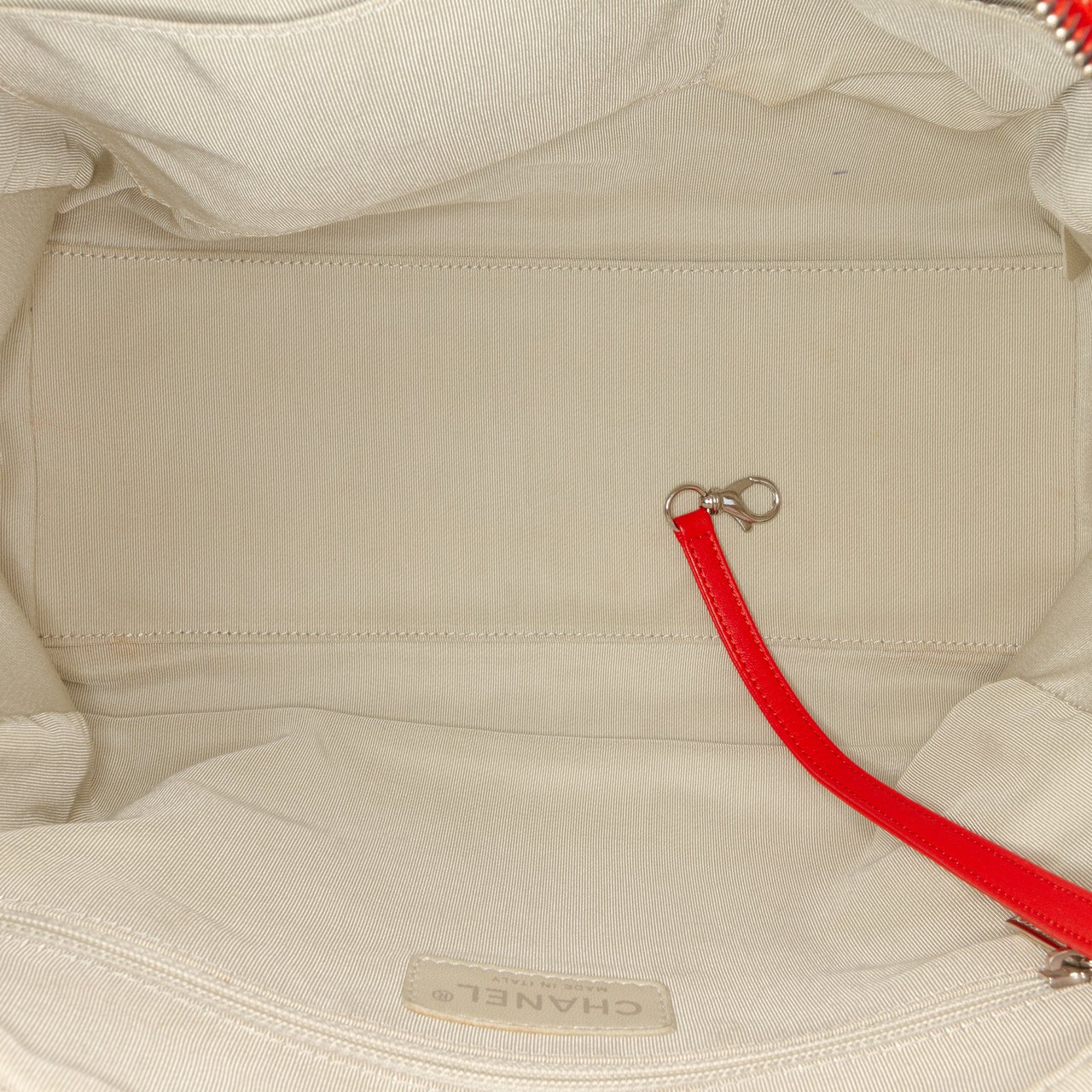 Chanel Quilted Washed Lambskin Chain Around Bowler Rood