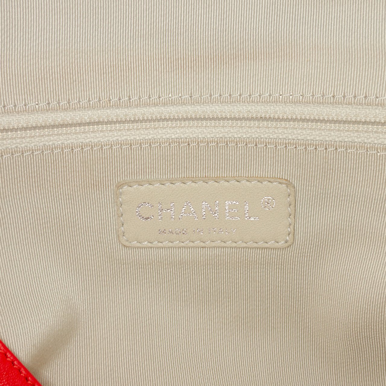 Chanel Quilted Washed Lambskin Chain Around Bowler Rood