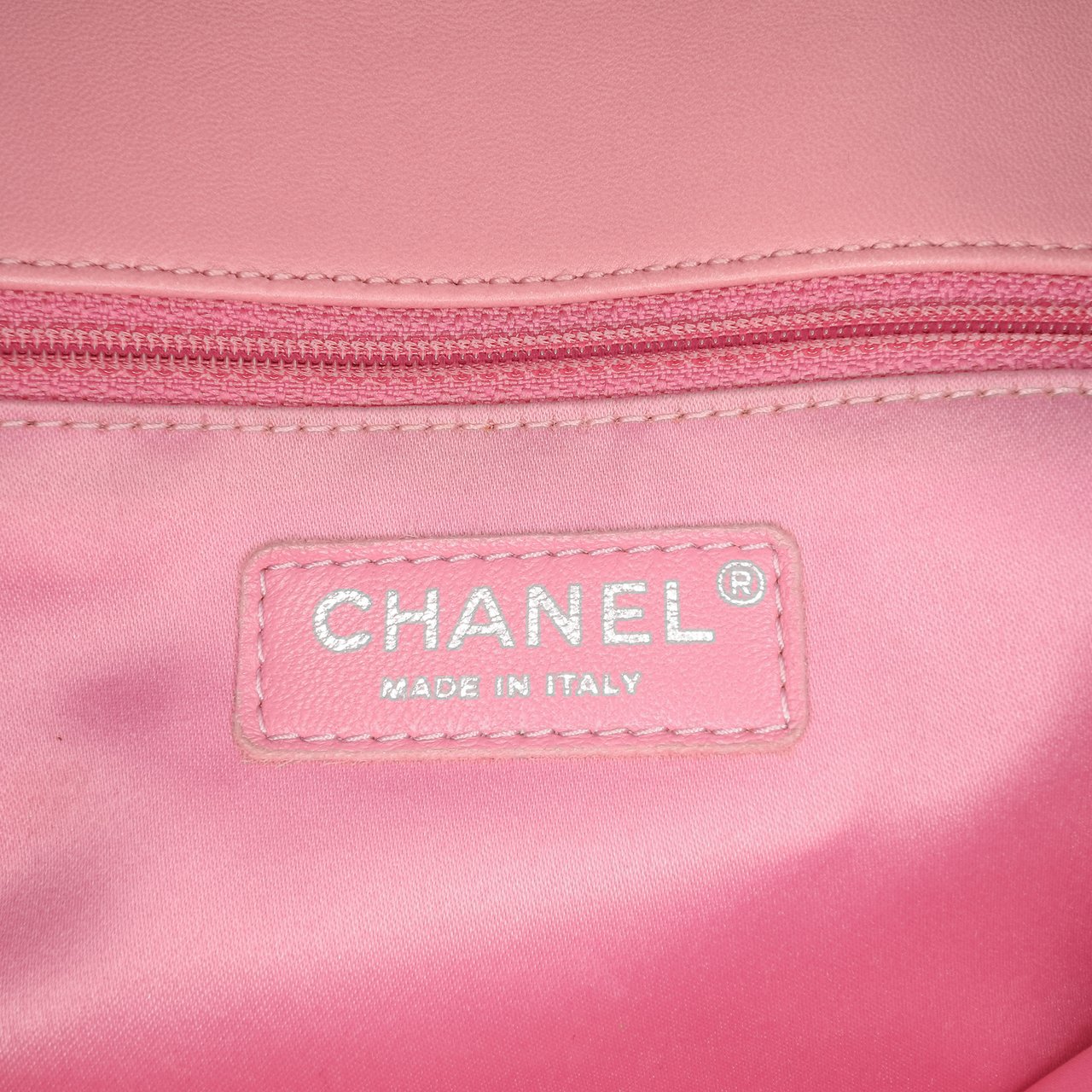 Chanel Medium Lambskin CC Crossing Flap Roze