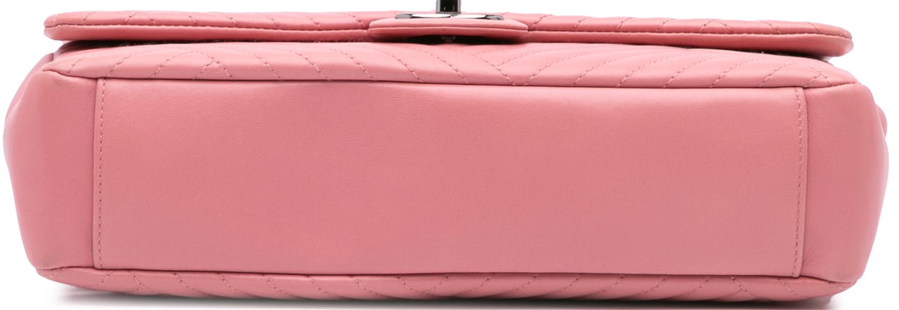 Chanel Medium Lambskin CC Crossing Flap Roze