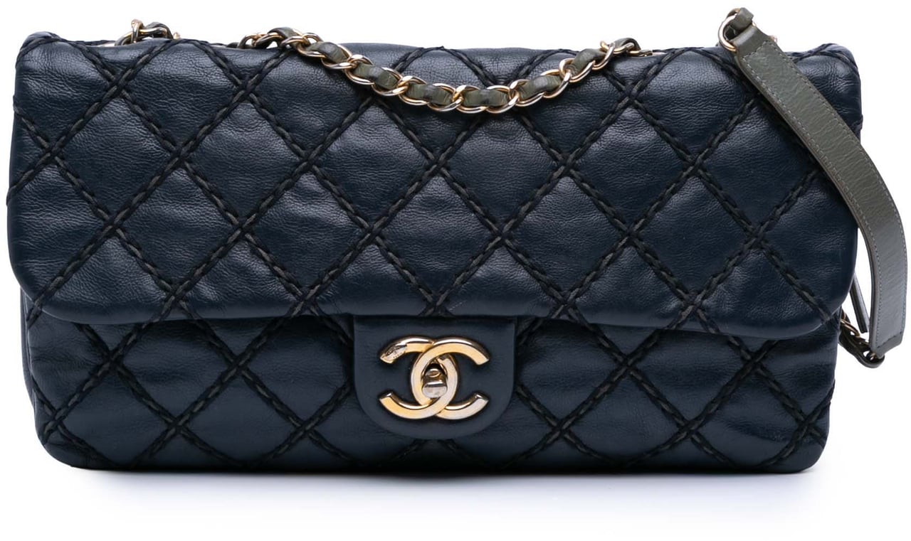 Chanel Paris Dallas Quilted Calfskin Chic Stitch Flap Blauw