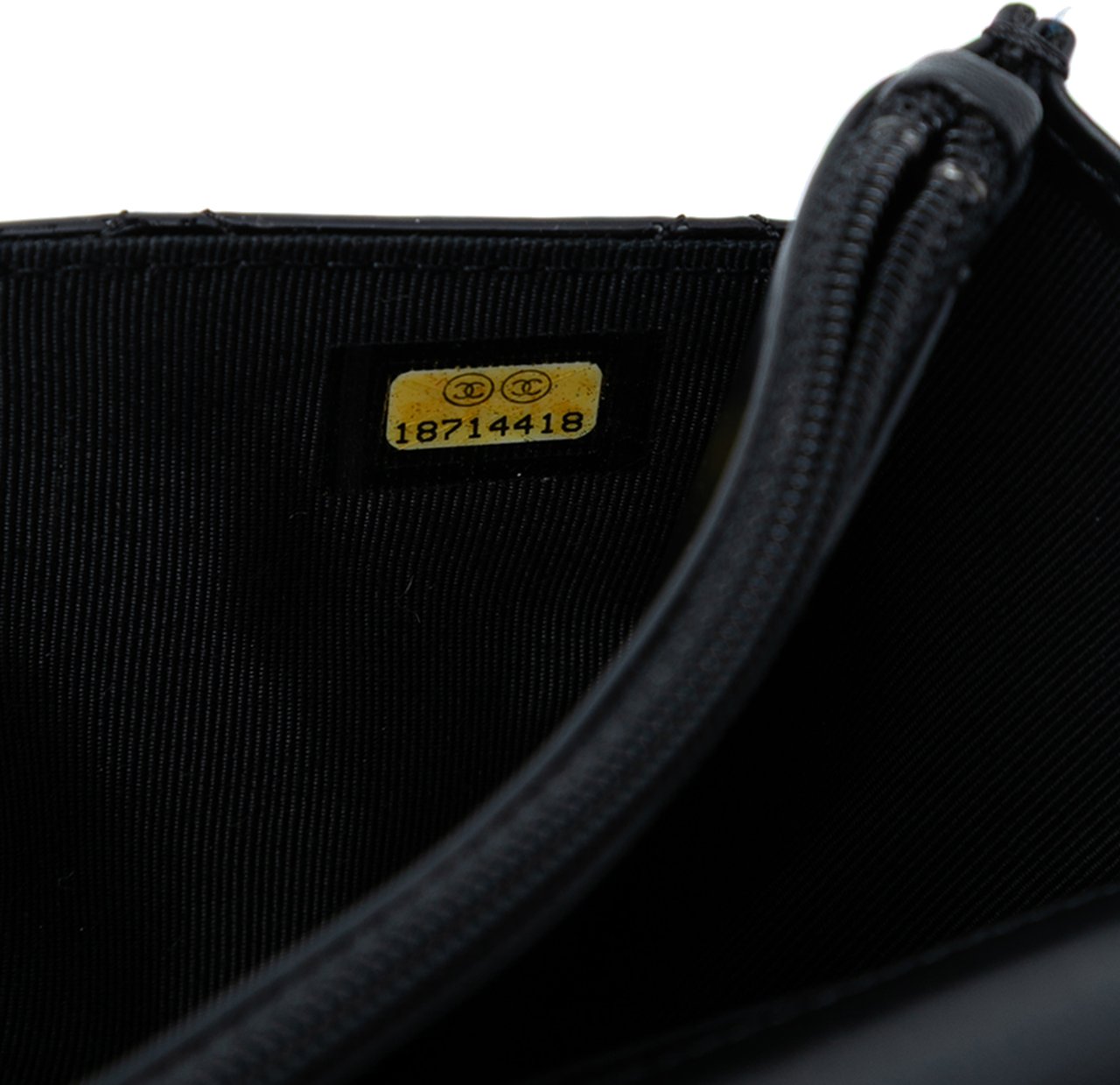 Chanel CC Quilted Patent Wallet On Chain Zwart