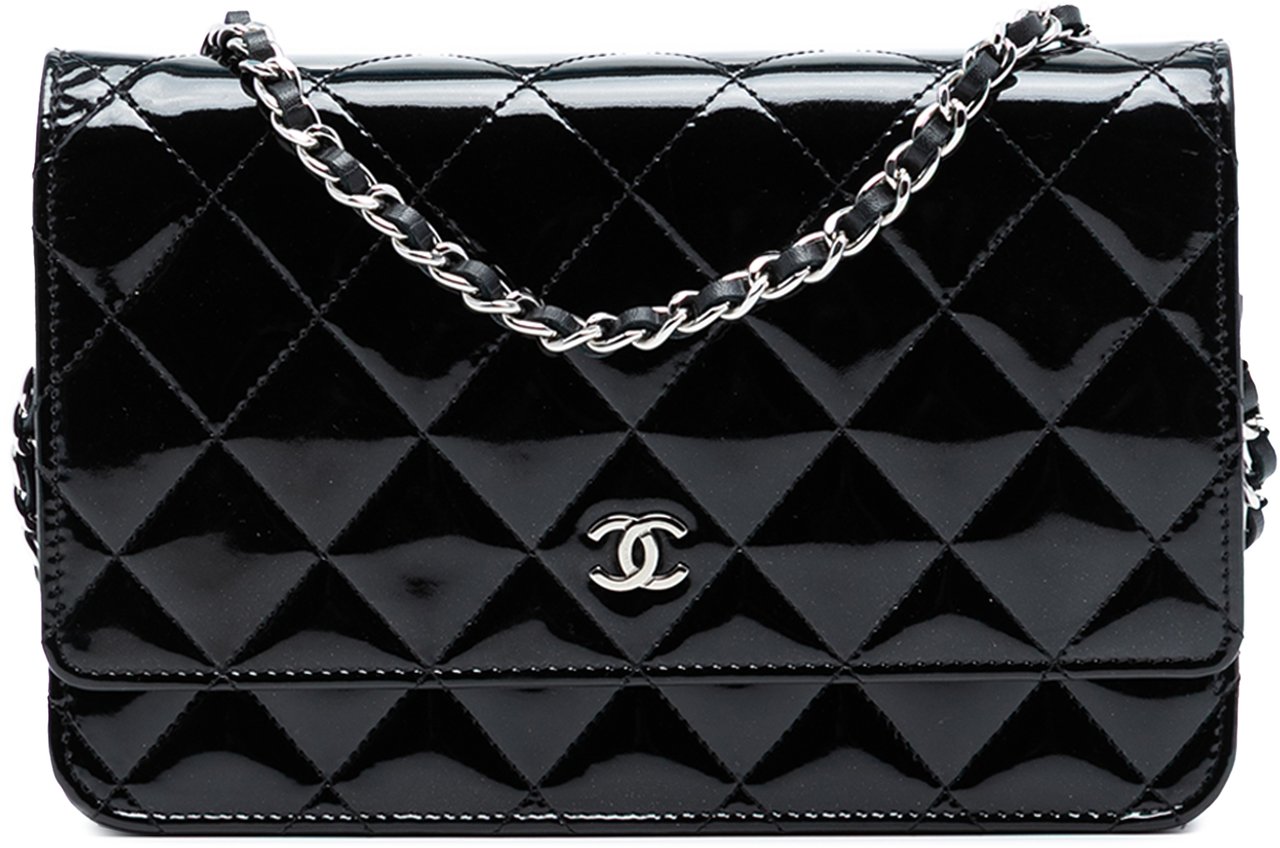 Chanel CC Quilted Patent Wallet On Chain Zwart