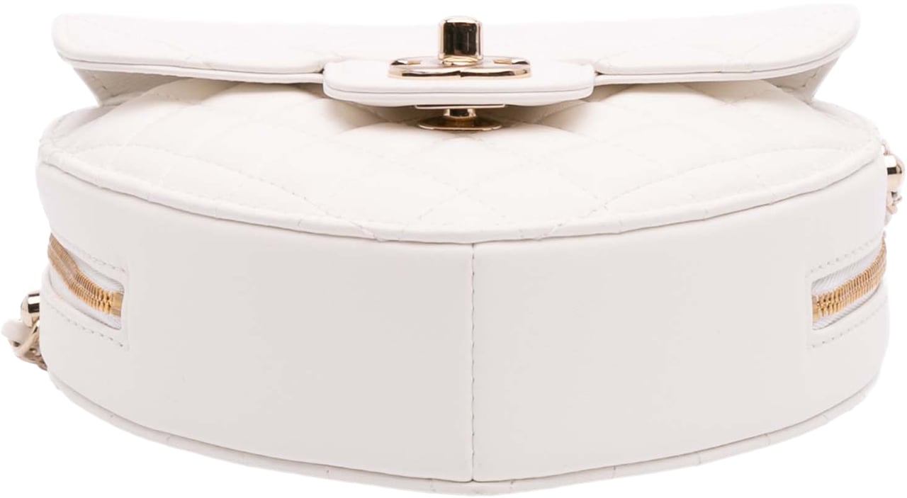 Chanel Lambskin CC in Love Heart Crossbody Wit
