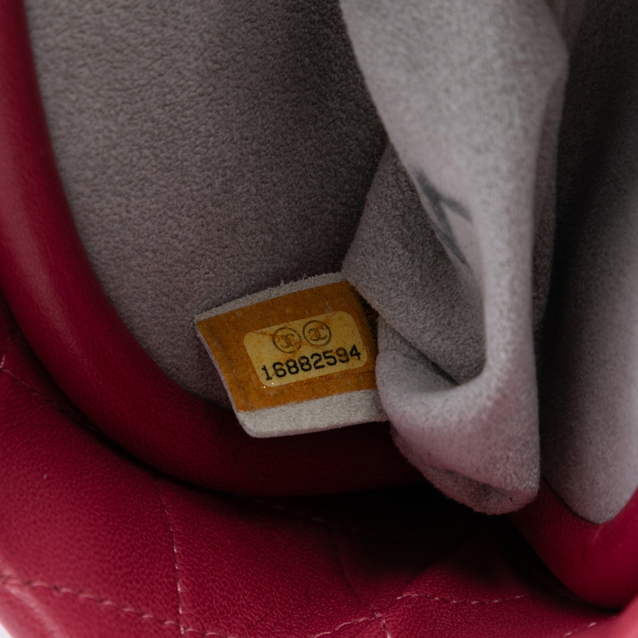 Chanel Quilted Lambskin Kiss Lock Clutch Roze