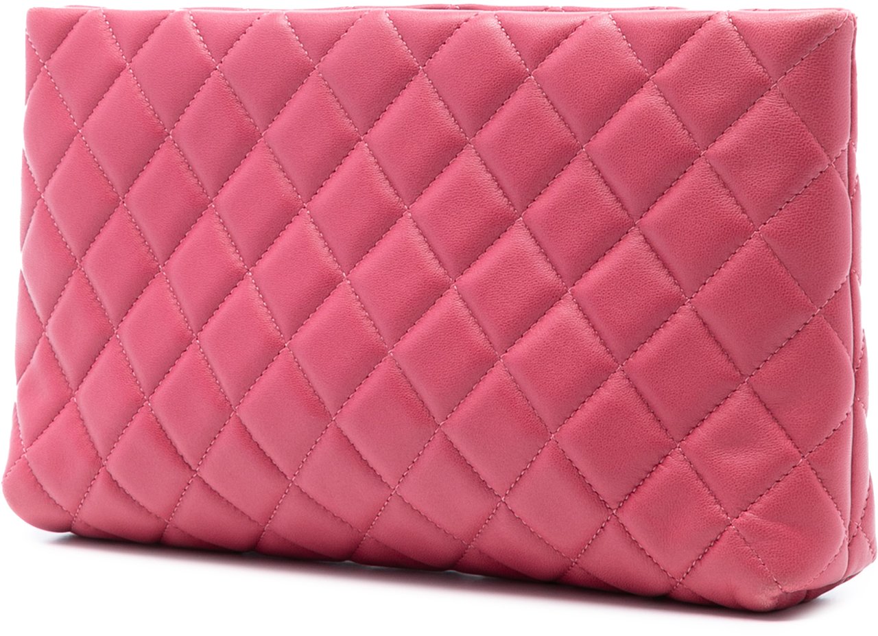 Chanel Quilted Lambskin Kiss Lock Clutch Roze