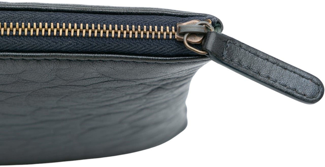 Chanel Large CC Embossed Lambskin Camellia O Case Clutch Blauw