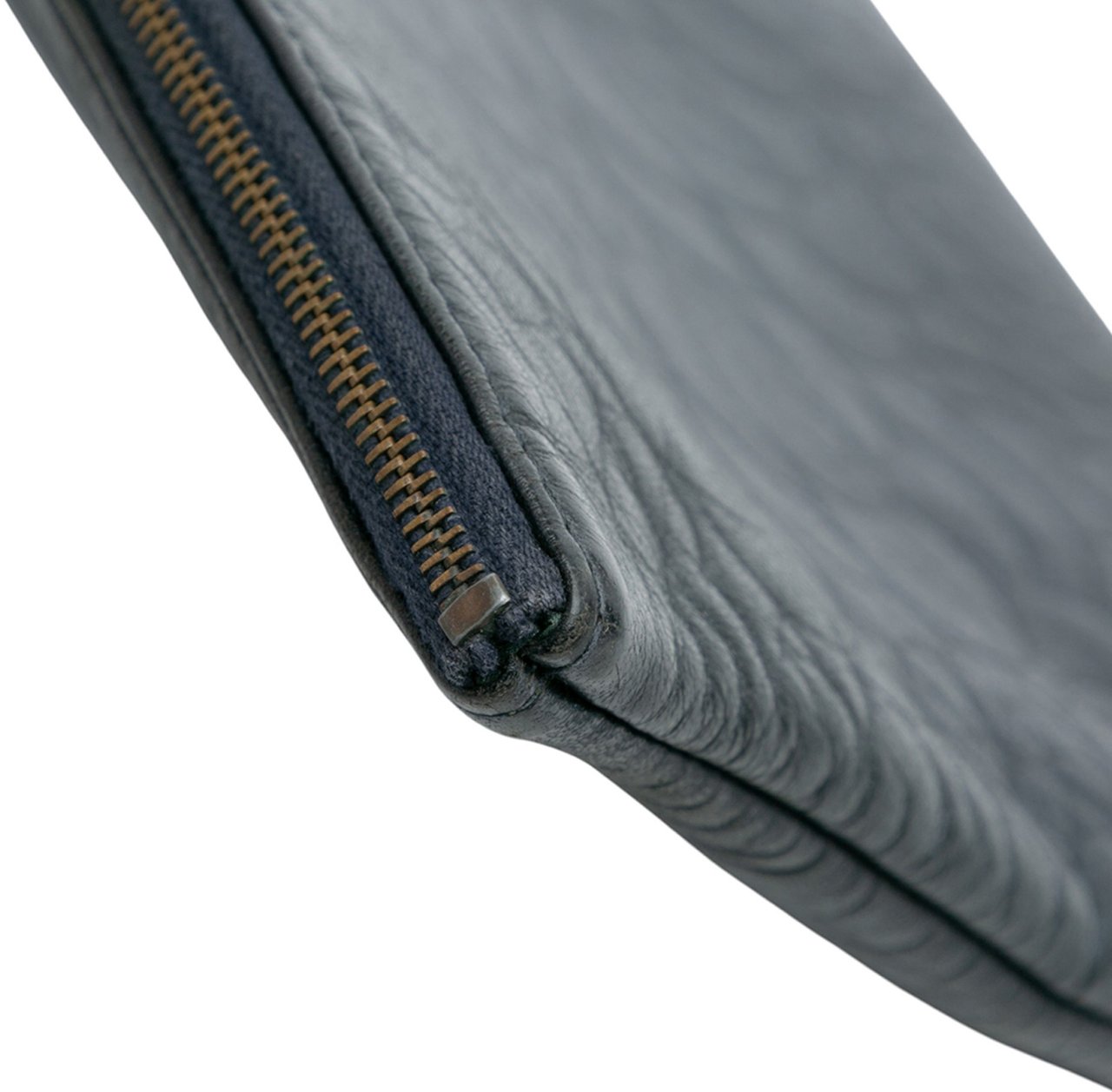 Chanel Large CC Embossed Lambskin Camellia O Case Clutch Blauw