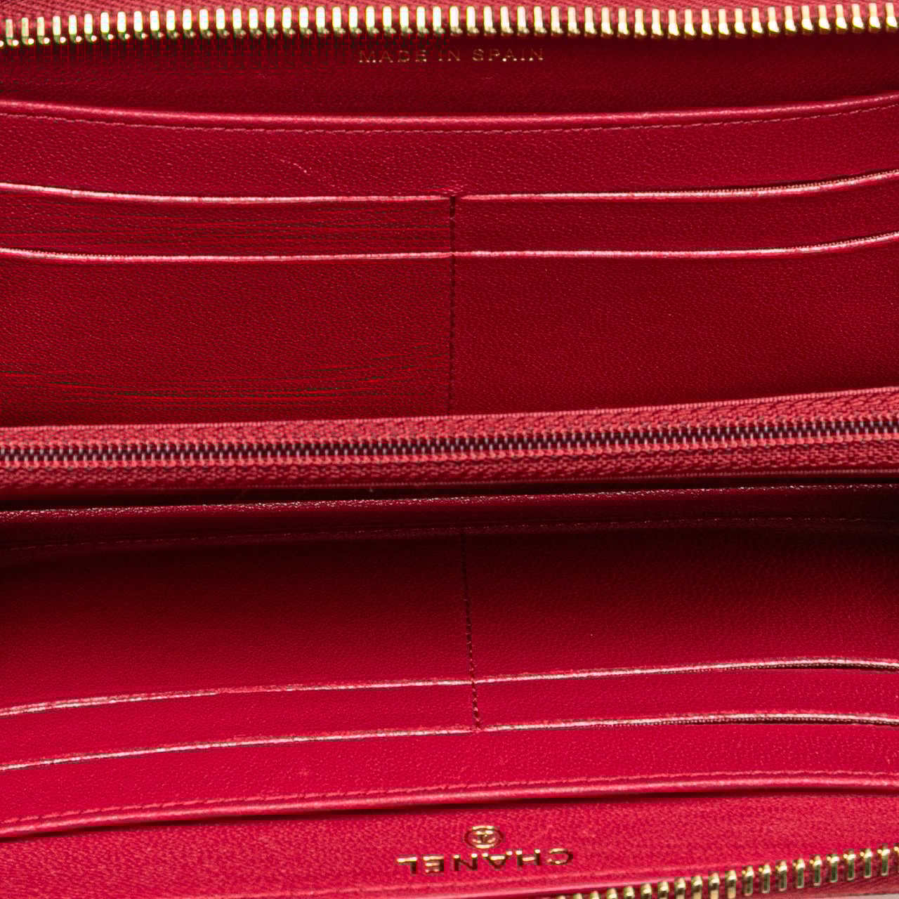 Chanel Chevron Sheepskin Mademoiselle Zip Around Wallet Rood