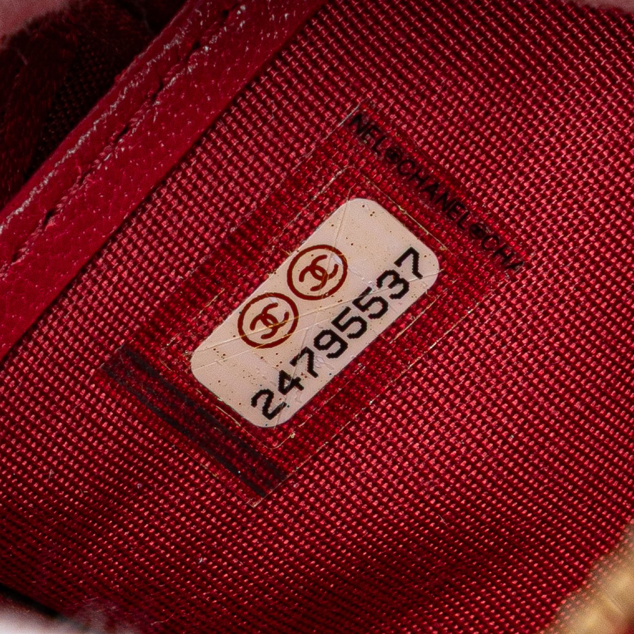 Chanel Chevron Sheepskin Mademoiselle Zip Around Wallet Rood