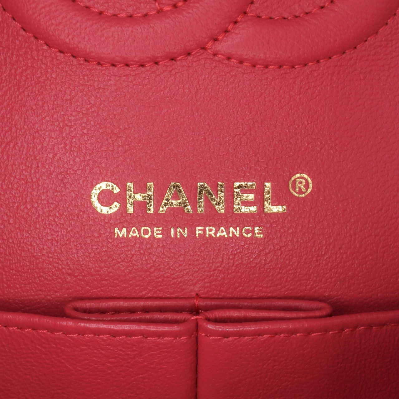 Chanel Medium Classic Chevron Lambskin Double Flap Rood