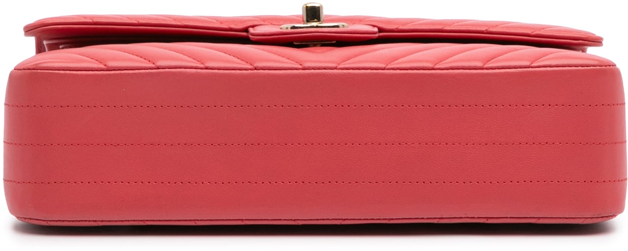 Chanel Medium Classic Chevron Lambskin Double Flap Rood