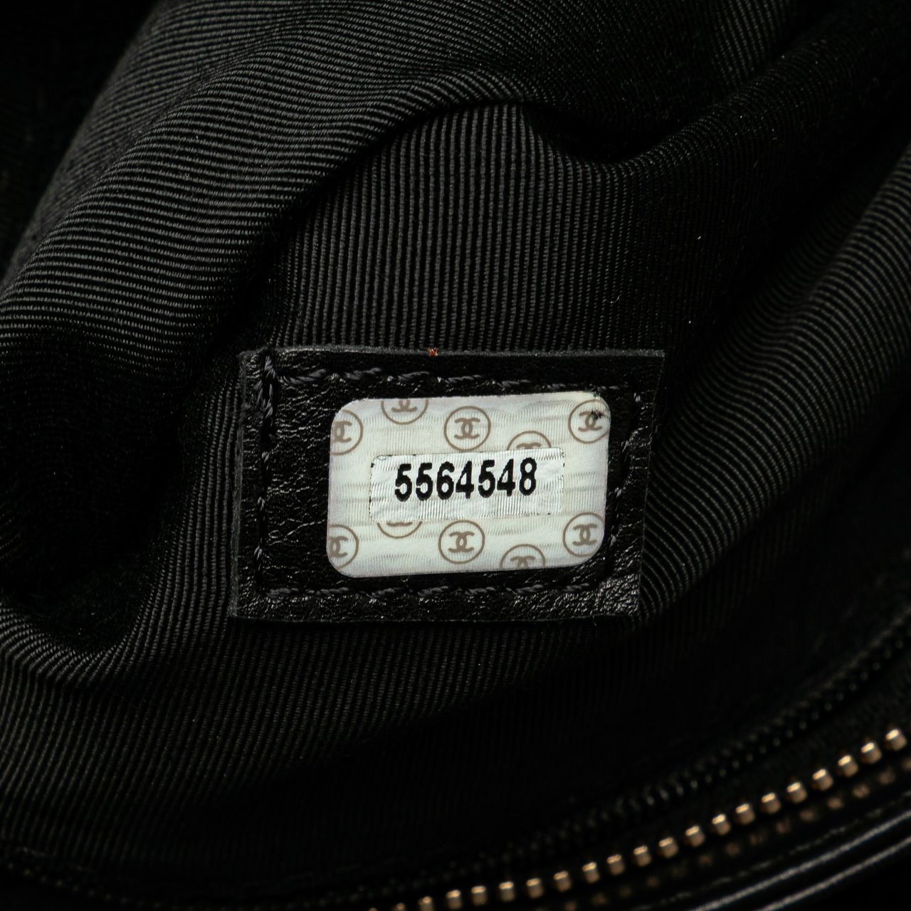Chanel CC Lambskin Tortoise Handle Tote Zwart