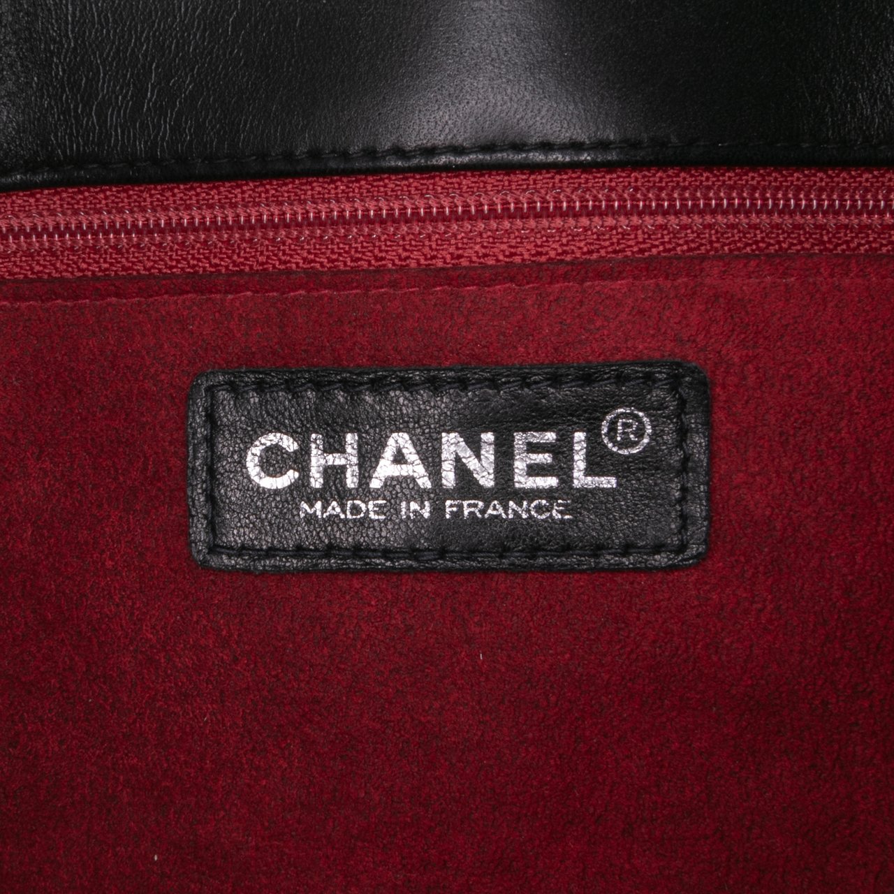 Chanel Chocolate Bar Patent Flap Zwart