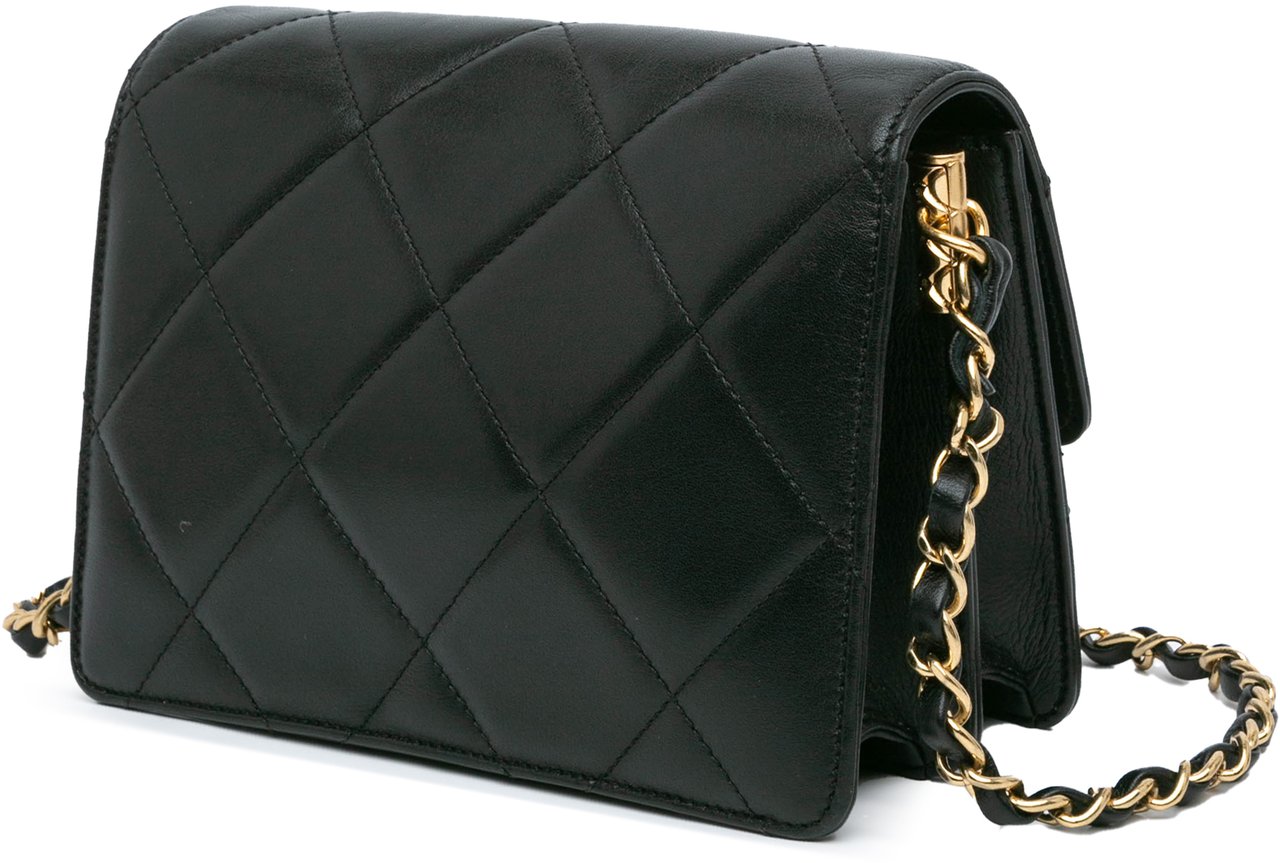 Chanel Quilted Lambskin Octagonal Buckle Crossbody Zwart